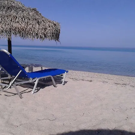 Вилла Achilleos